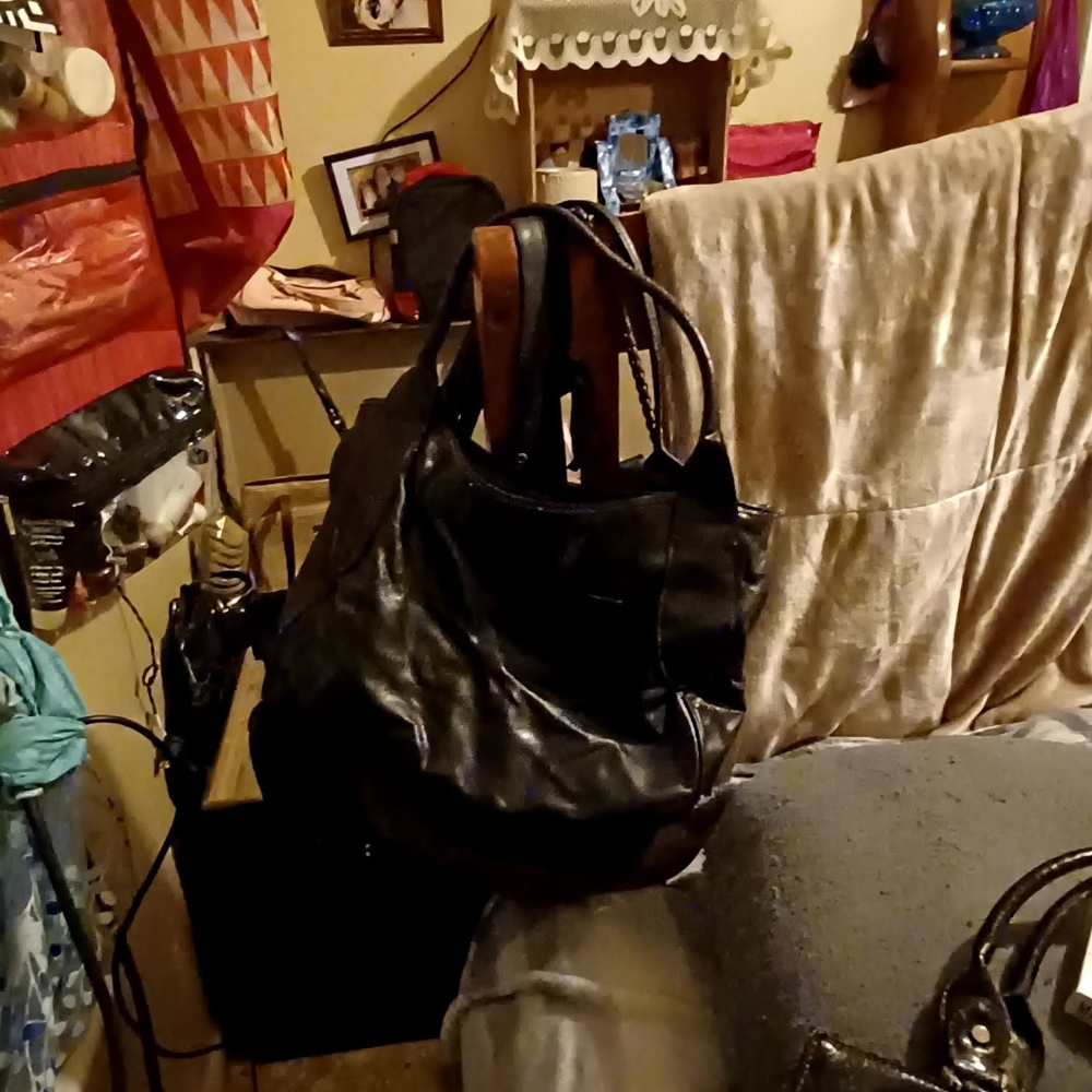 Designer Purses - Picture 6 of 6